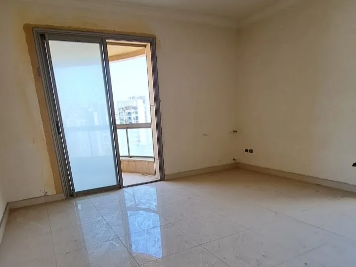 Apartment for Sale in Ramleh Al Bayda, Beirut, Lebanon — الصورة 2