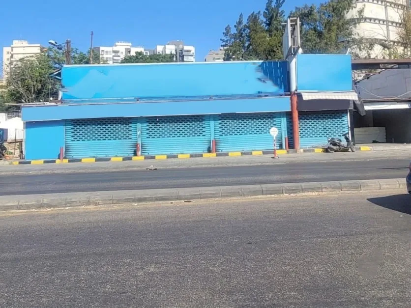 Showroom for rent in Forn El Chebbak