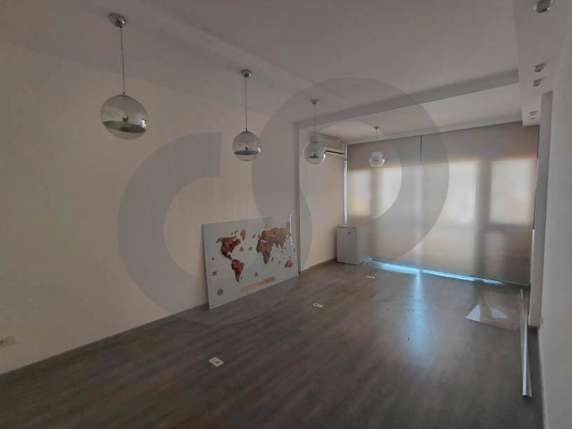 Elegant Office for Professionals - jdeideh — الصورة 3