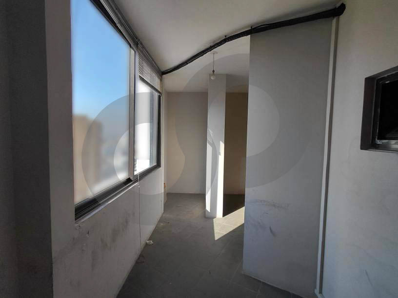 Prime Location in a Famous Center - new jdeideh — photo 3
