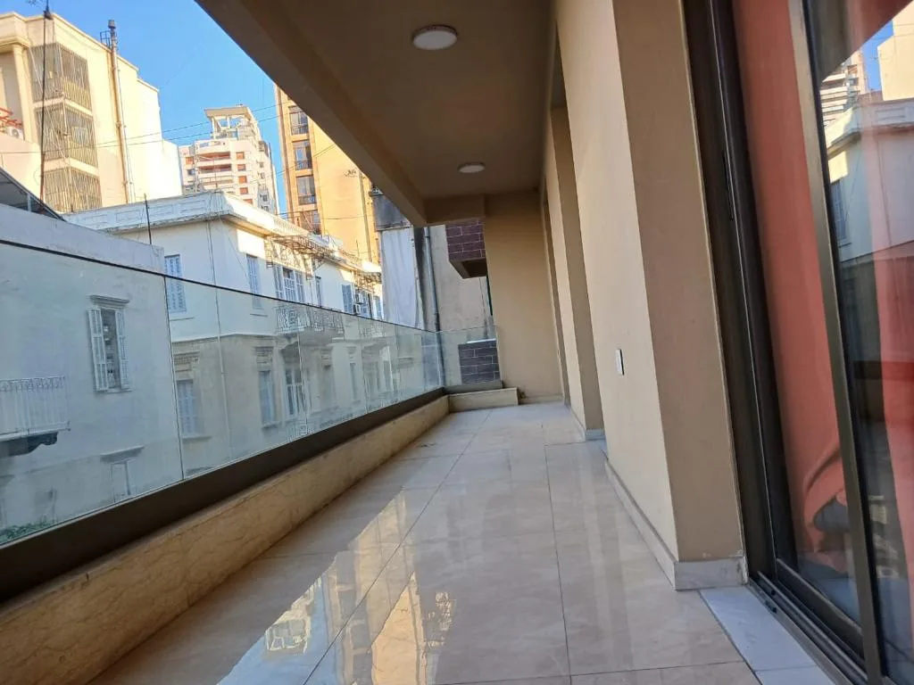 Apartment for Sale in Gemmayzeh, Beirut, Lebanon — الصورة 3