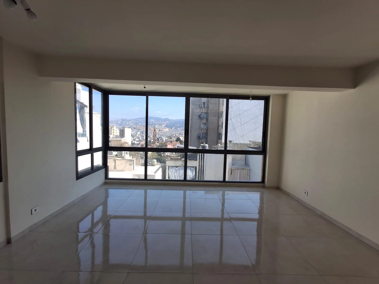 Apartment for Sale in Achrafieh, Beirut, Lebanon — الصورة 2