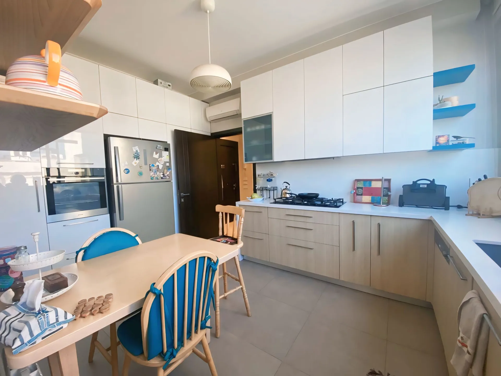Apartment for Sale in Geitawi, Achrafieh, Beirut, Lebanon — الصورة 5