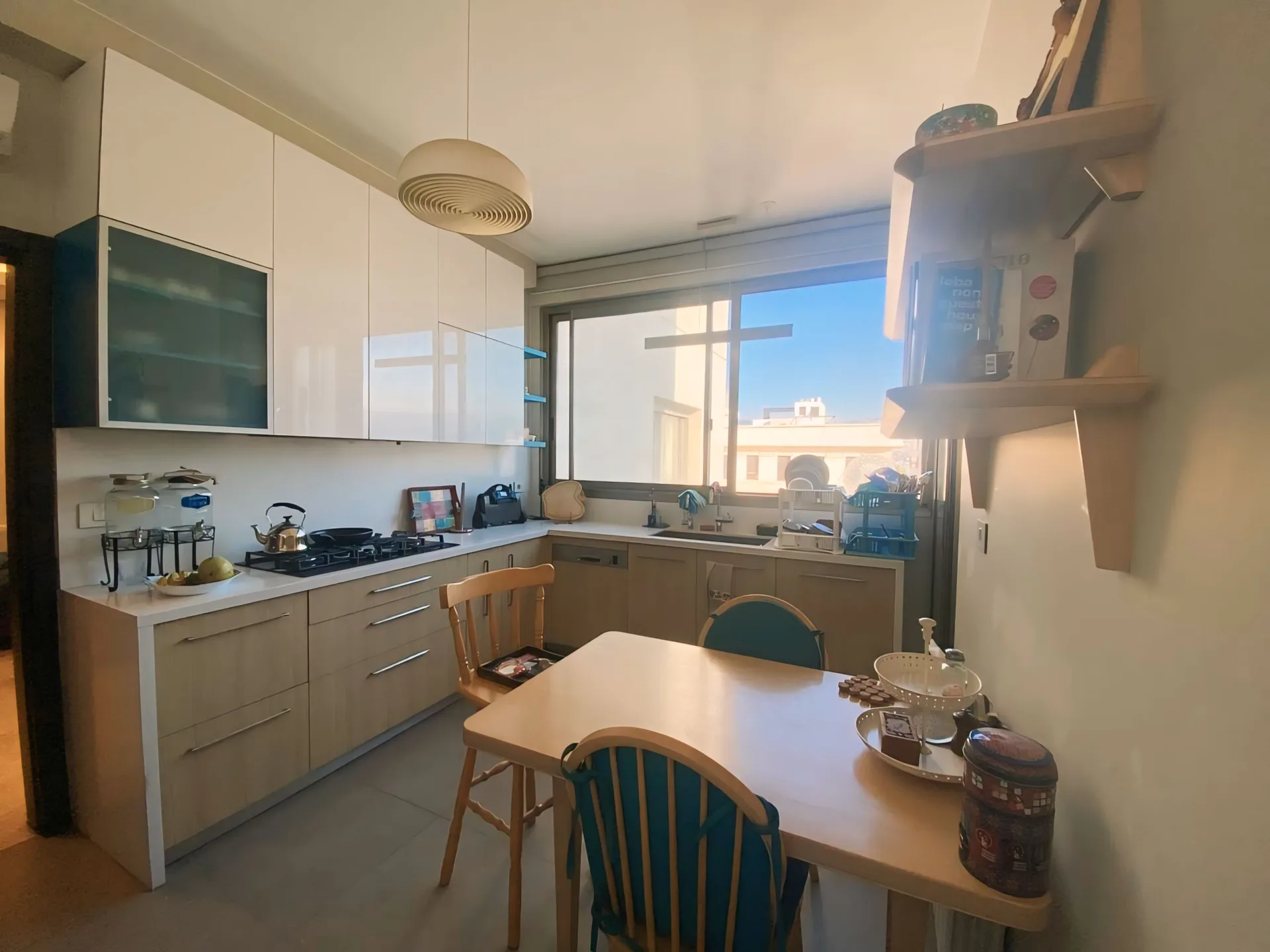 Apartment for Sale in Geitawi, Achrafieh, Beirut, Lebanon — الصورة 4