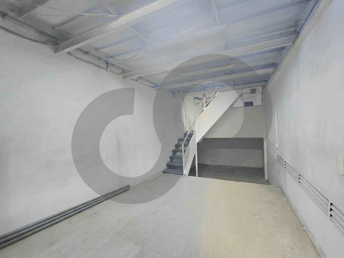 WAREHOUSE/Prime location with truck access/new rawda,METN — الصورة 3