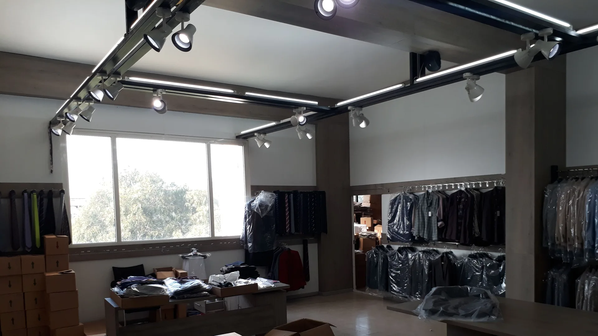 Showroom for Sale in Daoura, Lebanon — الصورة 5