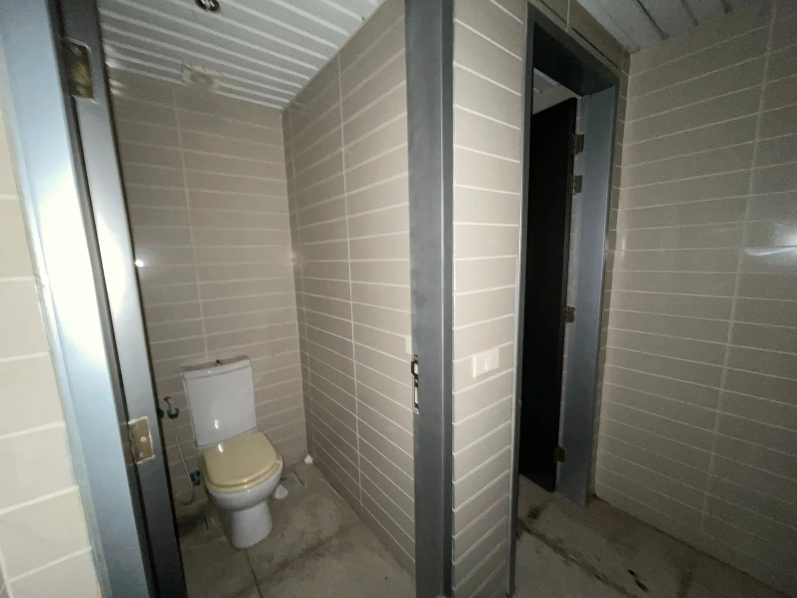 Shop for rent in Mansourieh — الصورة 3