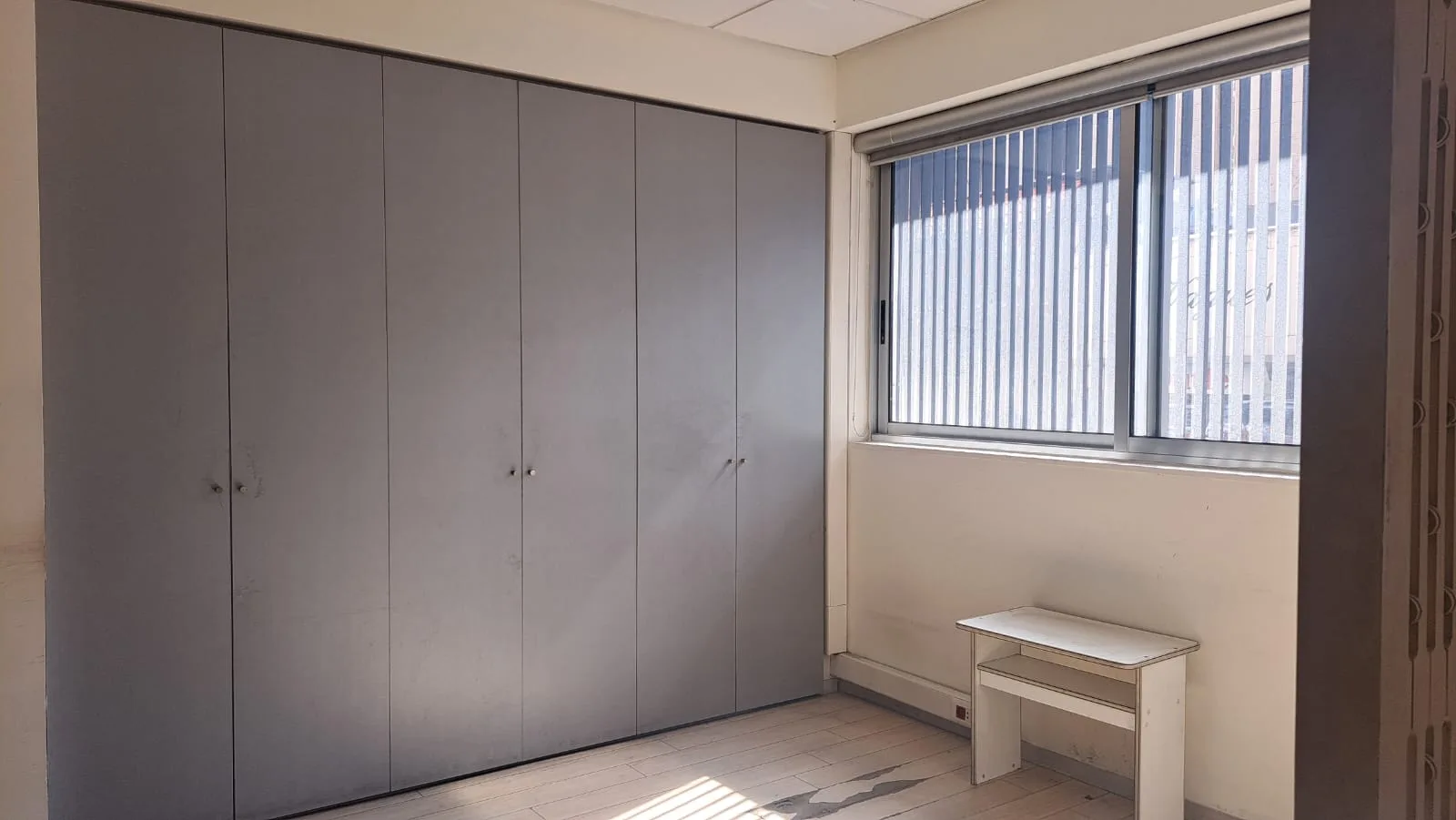 Shop for rent in Hamra, Beirut, Lebanon — الصورة 6