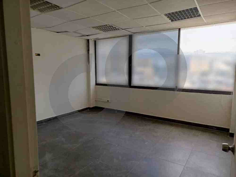 amazing 300 sqm office in MIRNA CHALOUHI — photo 2