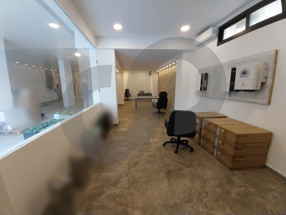 SHOWROOM FOR SALE IN ZOUK MIKAKEL — الصورة 2