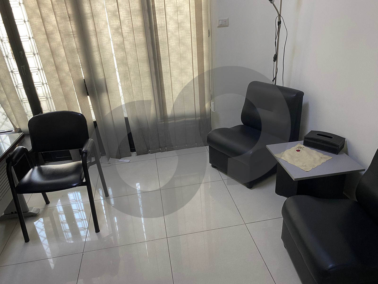 AMAZING RENT DEAL for A CLINIC in Hamra — الصورة 2