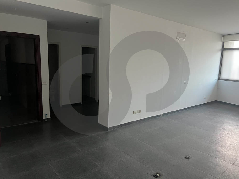 68 sqm Office in High-End Building - Prime Location — الصورة 2