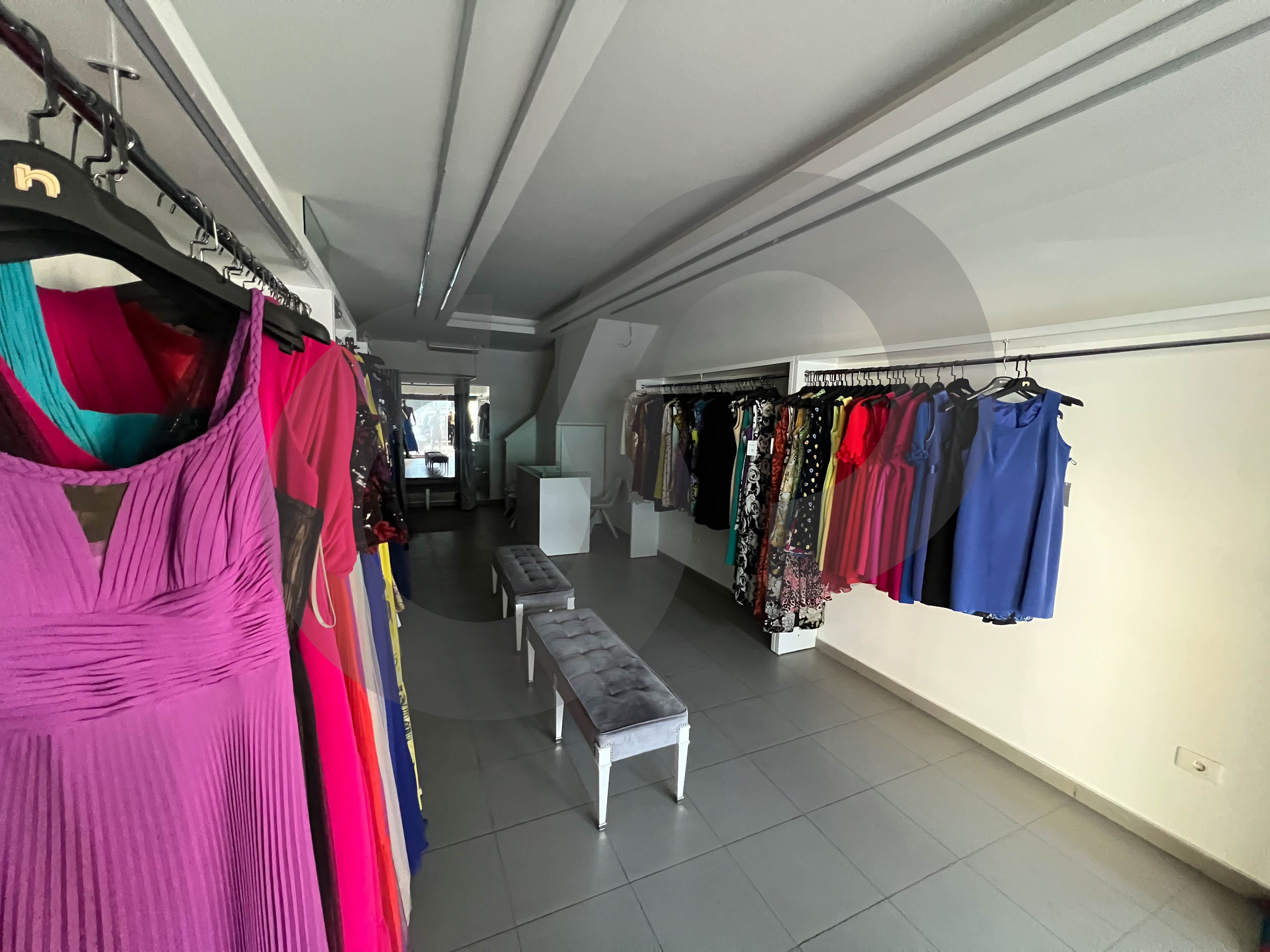 clothing store—modern- ZALKA, METN — الصورة 2