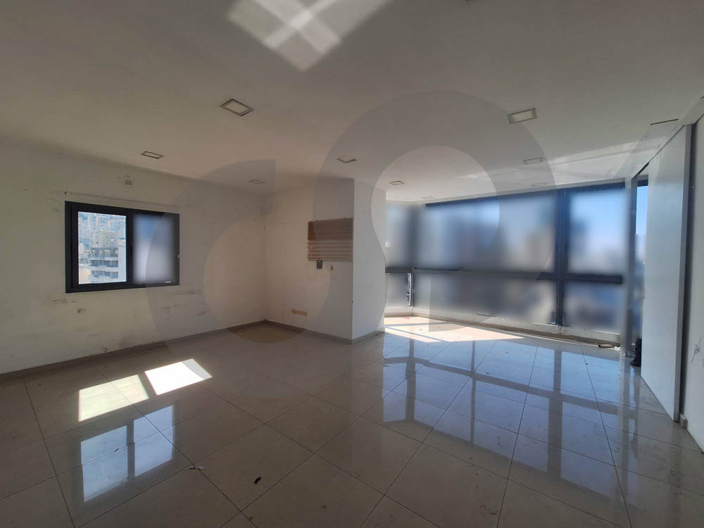 COMMERCIAL OFFICE for Rent – Prime Location in Zalka — الصورة 2