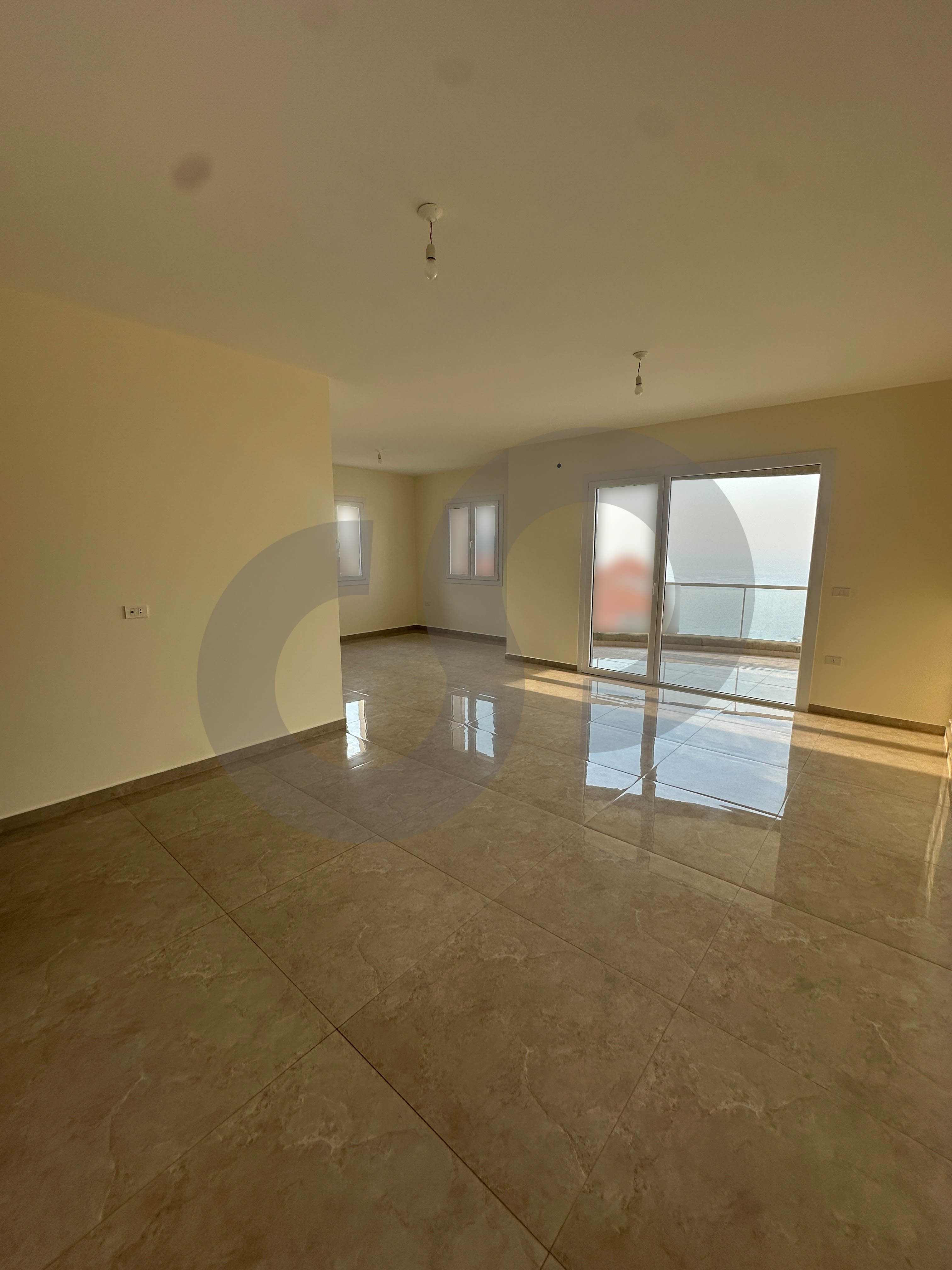 luxurious building, panoramic open sea view, halat — الصورة 2