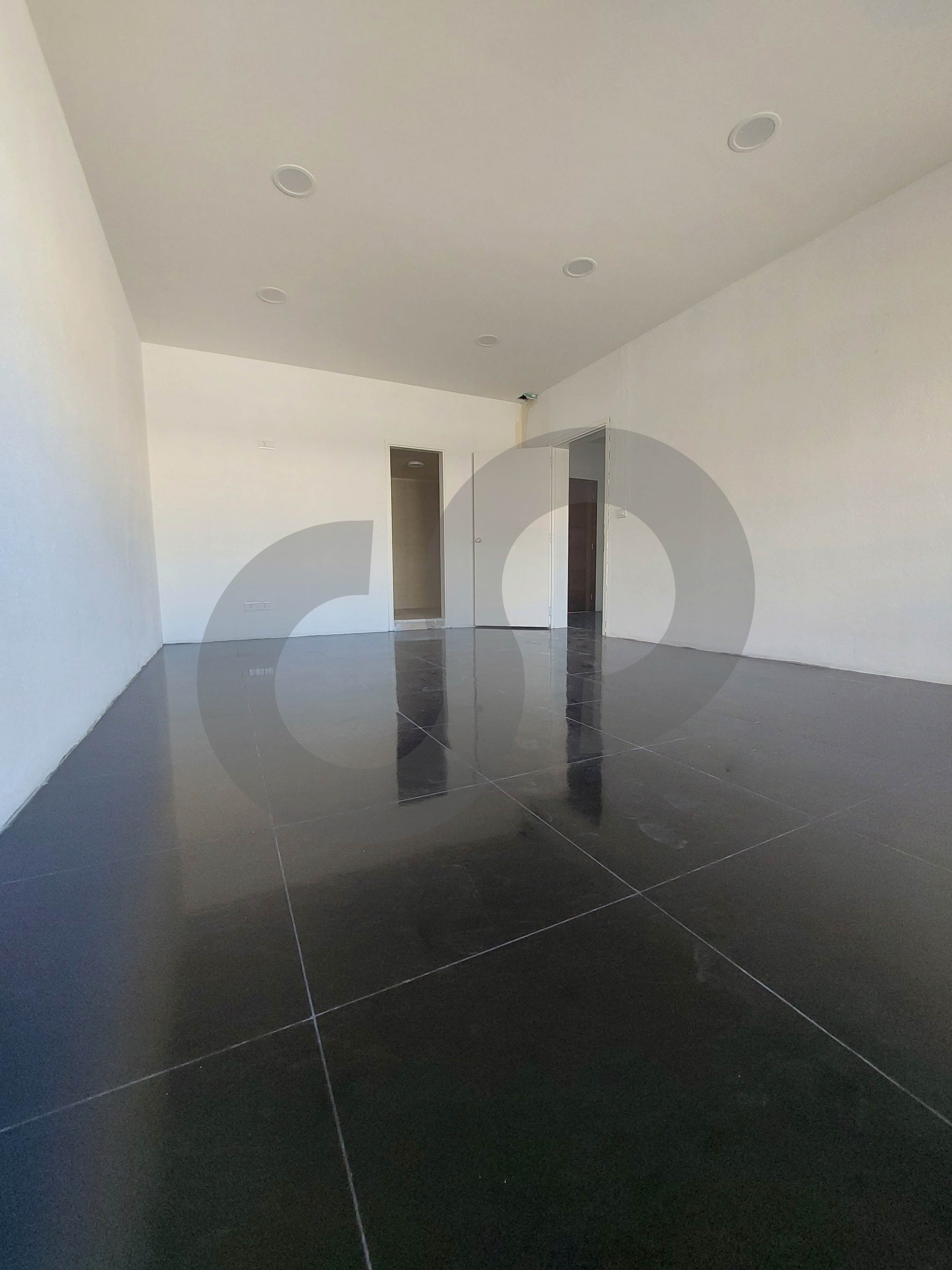 Great deal, prime location in the heart of Jbeil — الصورة 2