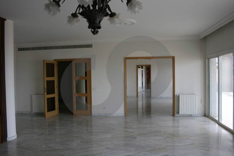 Timeless Elegant Apartment with Open Views & Private Balcony — الصورة 2