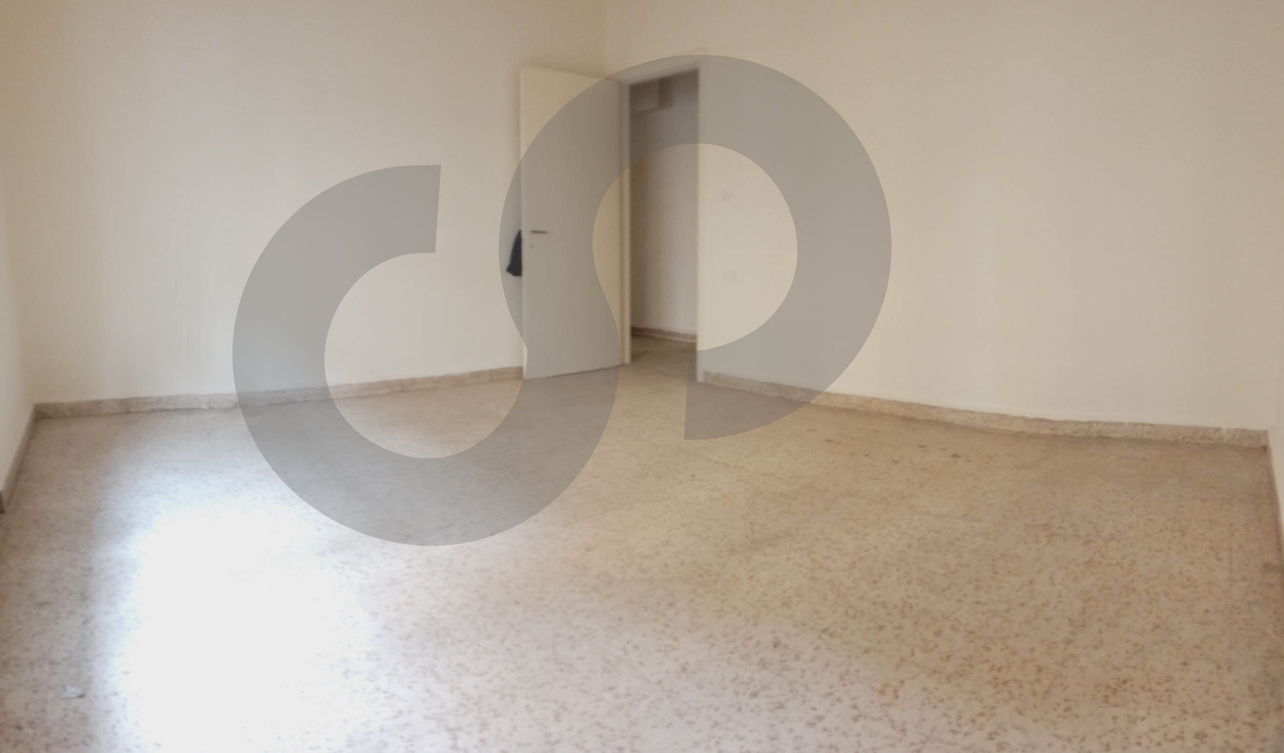 apartment in jdeideh area near the commercial market — الصورة 2