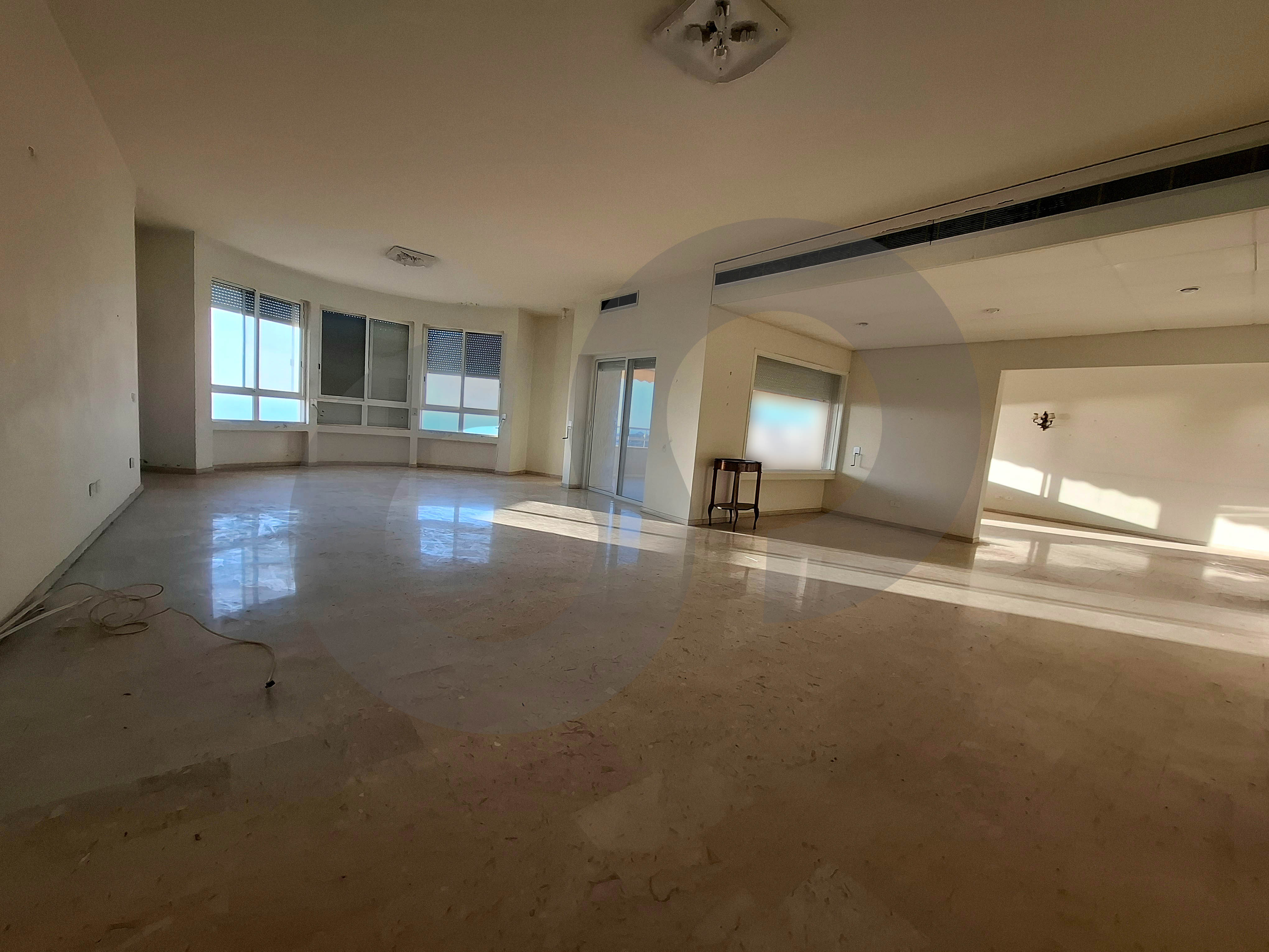 catchy 450 sqm apartment in kfarhbab for only 430,000$! — الصورة 2
