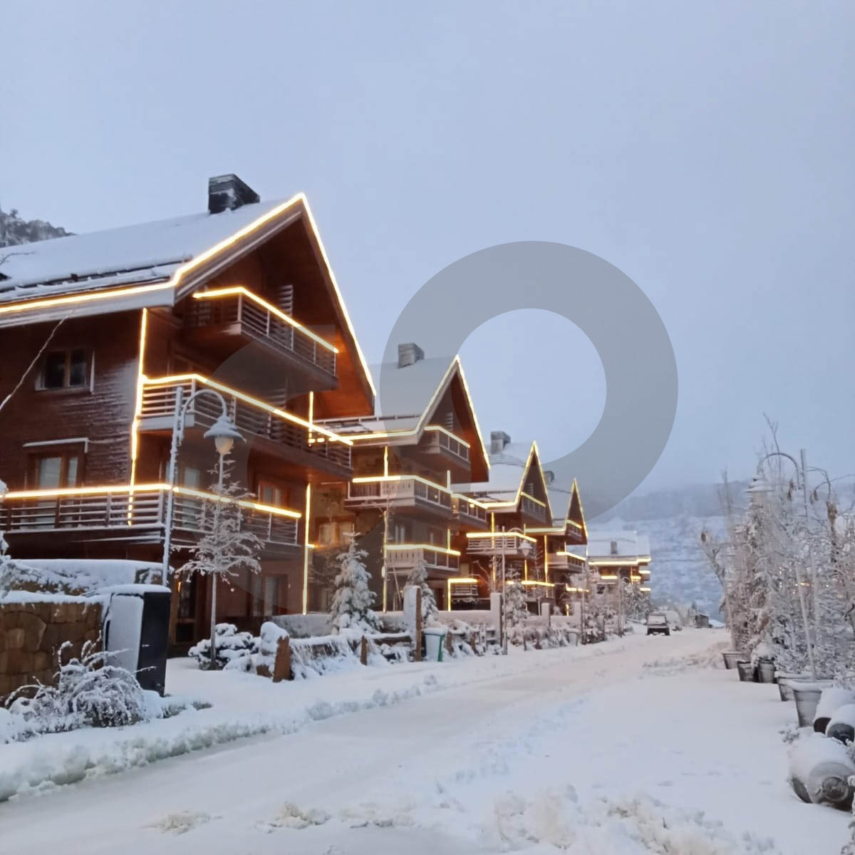 brand-new standalone villa in Arz Faraya — الصورة 2