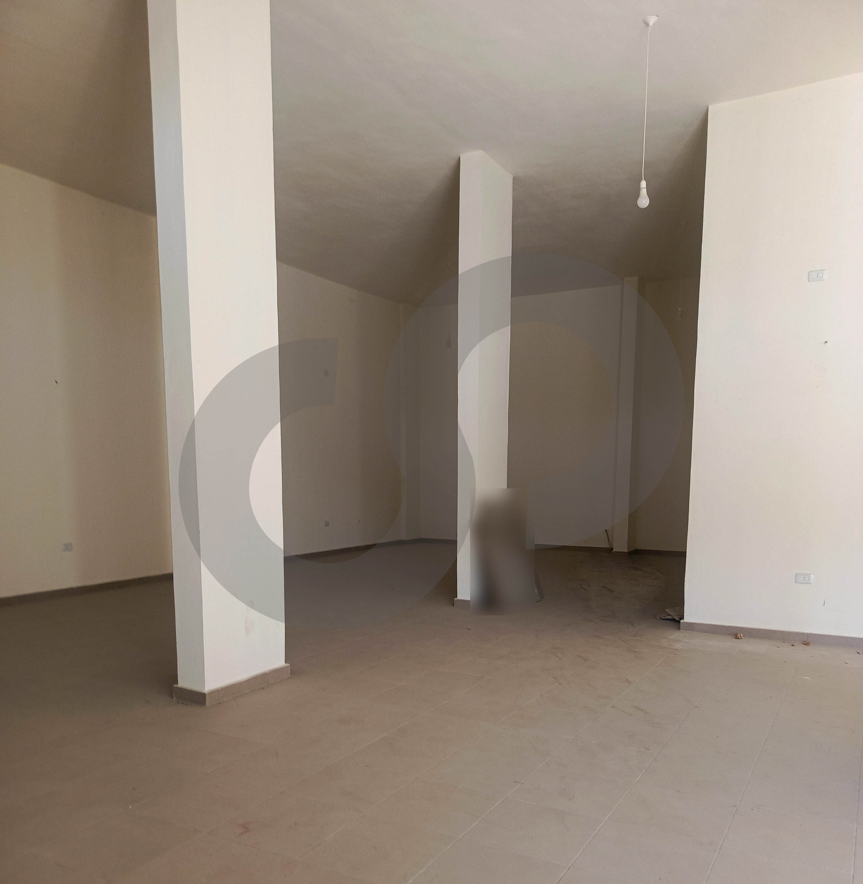 8 shops for rent combined into one large open hall — الصورة 2