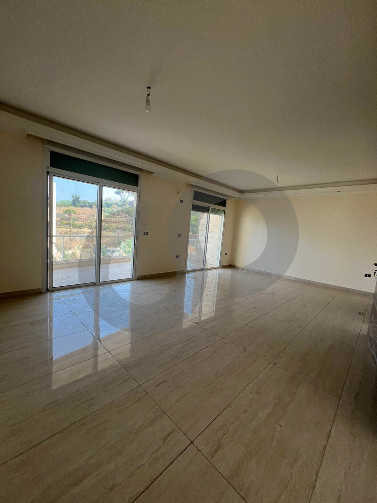 Under Market Price Brand New Apartment For Sale | Aley Town | 795$/SQM | Interior Area 220 sqm | Garden Area 30sqm — الصورة 2