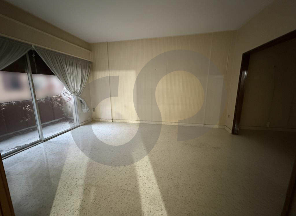 260 sqm apartment in prime location sanayeh — الصورة 2