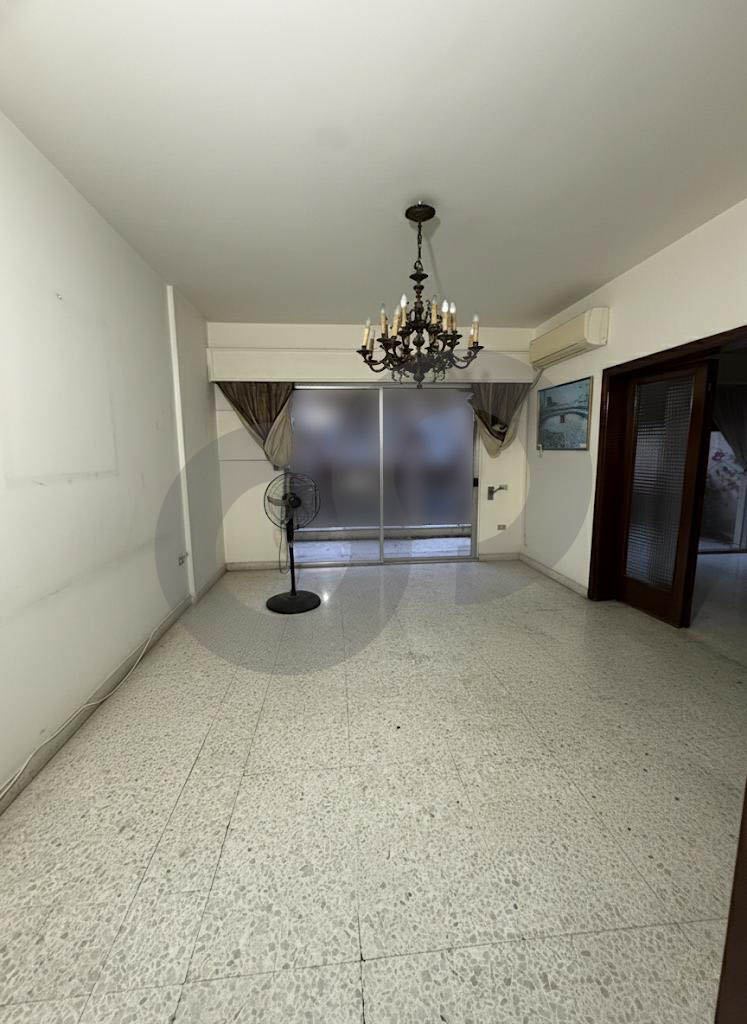 260 sqm apartment in prime location sanayeh — الصورة 3