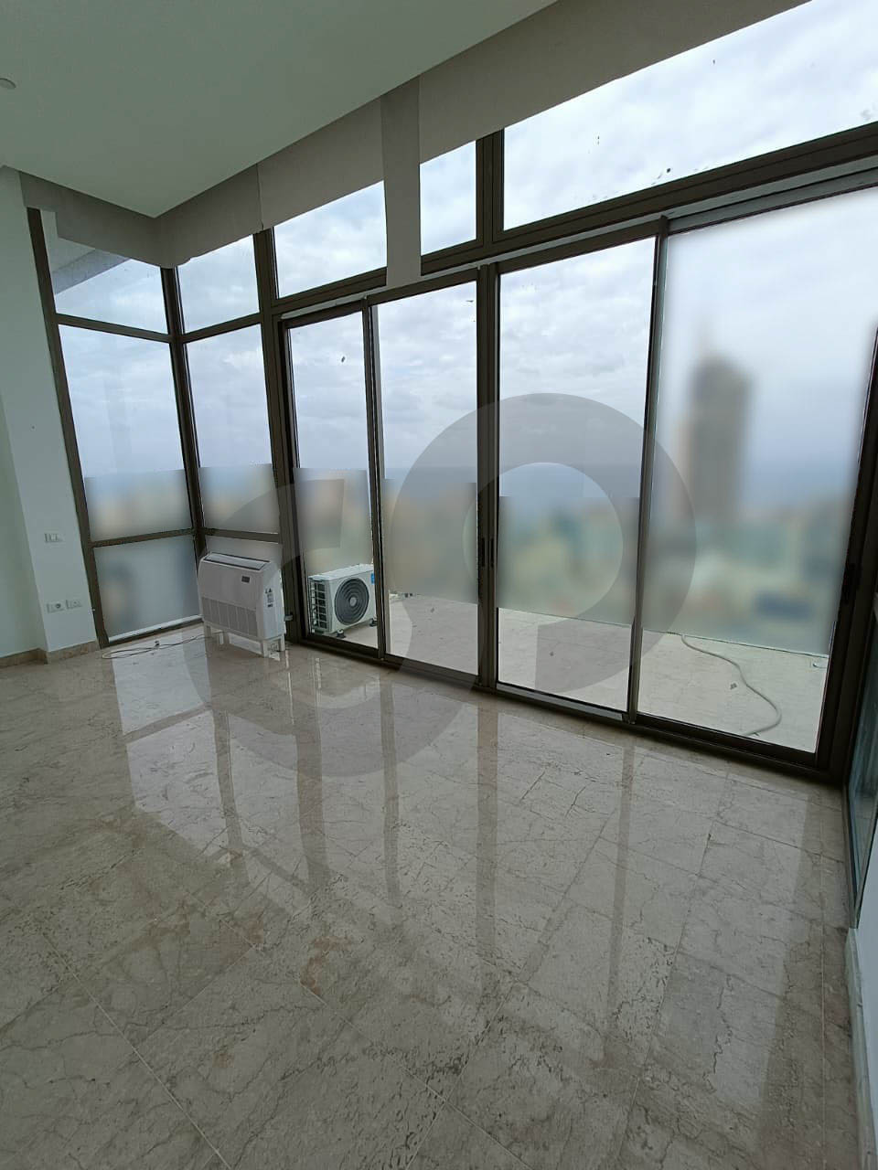 360 sqm Penthouse, panoramic 180° view in Beirut Hamra — الصورة 2