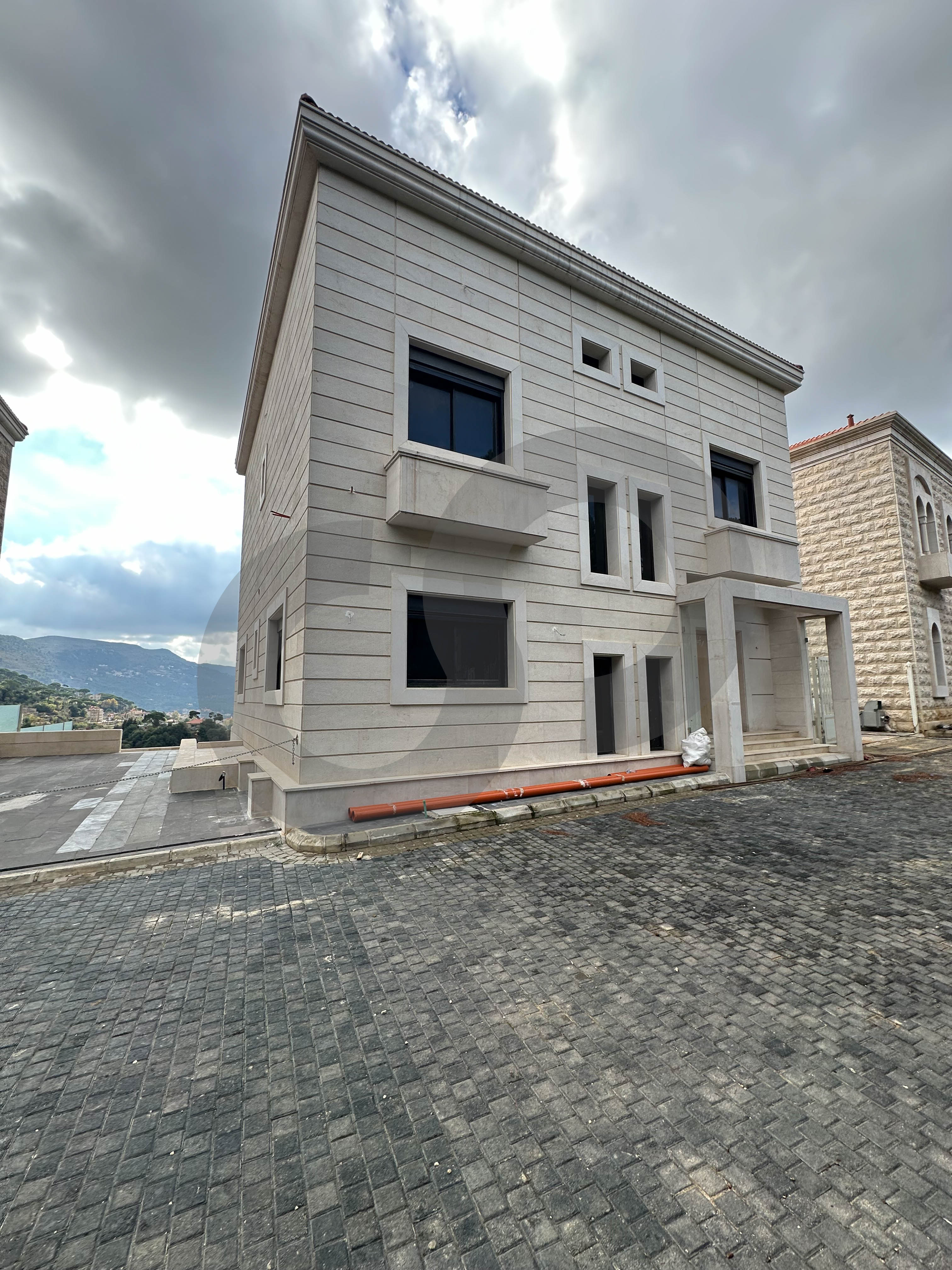 luxurious gated community, view, garden, jezzine — الصورة 2