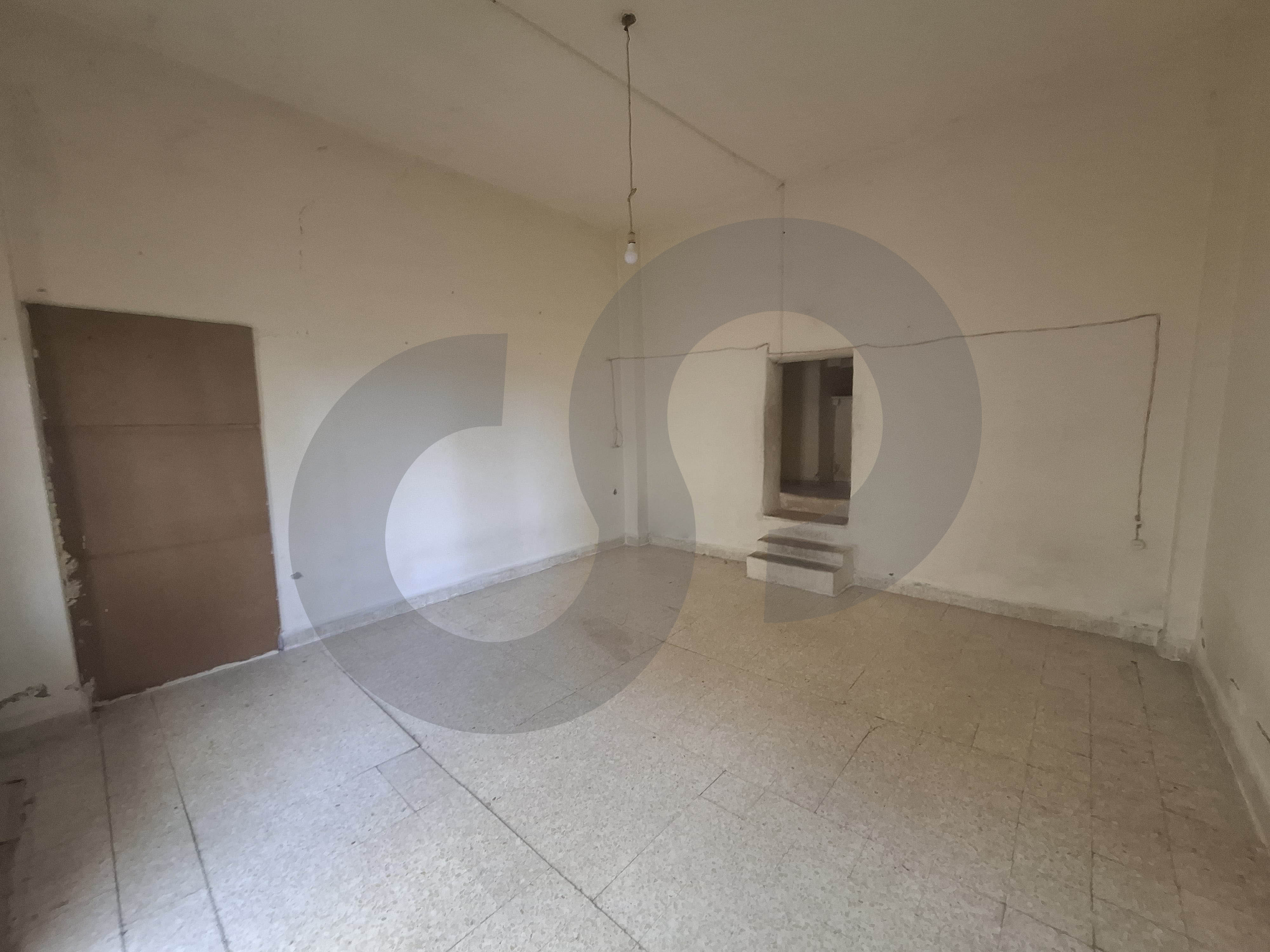 Building, garden, storage room, Jezzine — الصورة 2