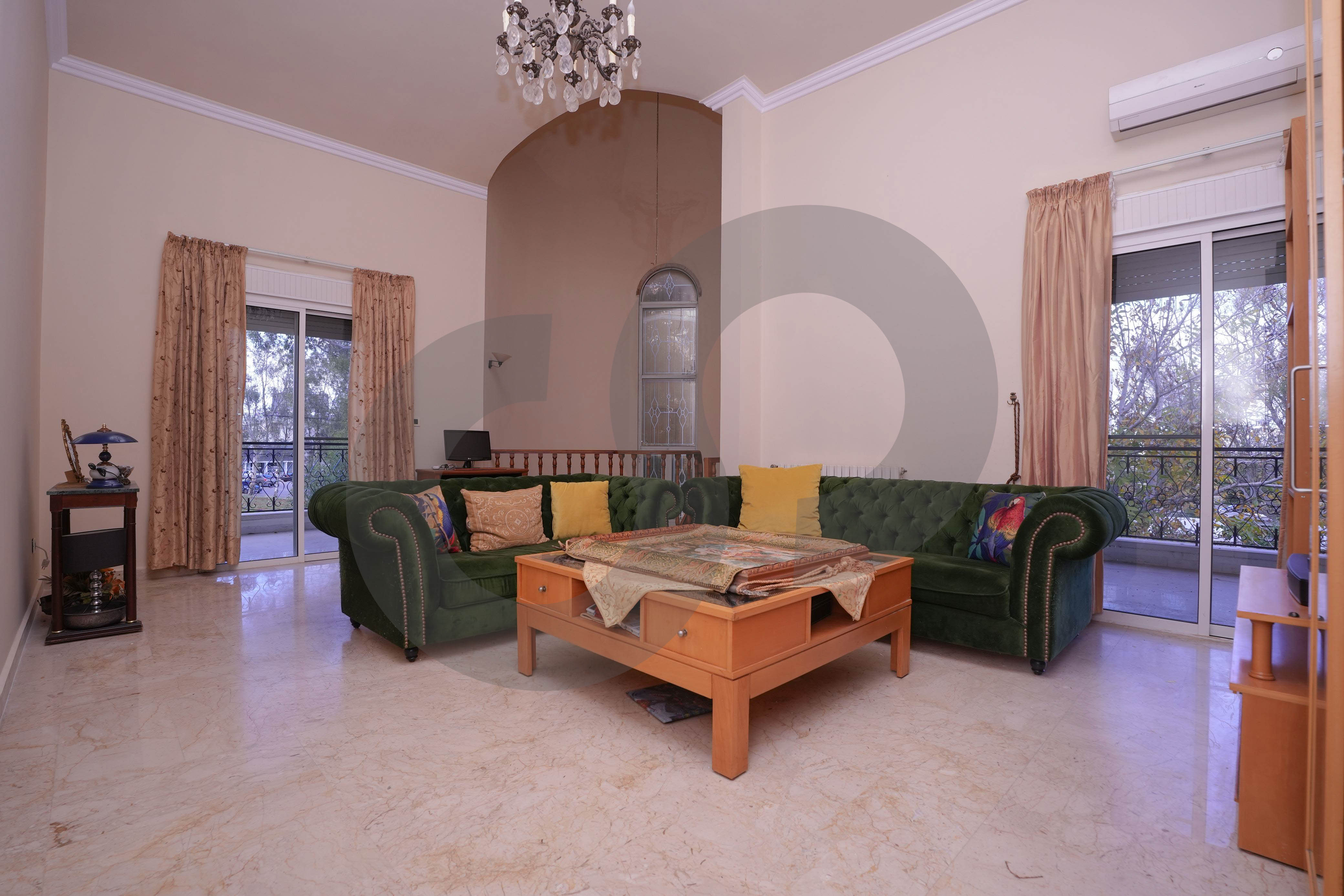 walk-in closet, Parking garage, garden, Bsebaal — الصورة 2