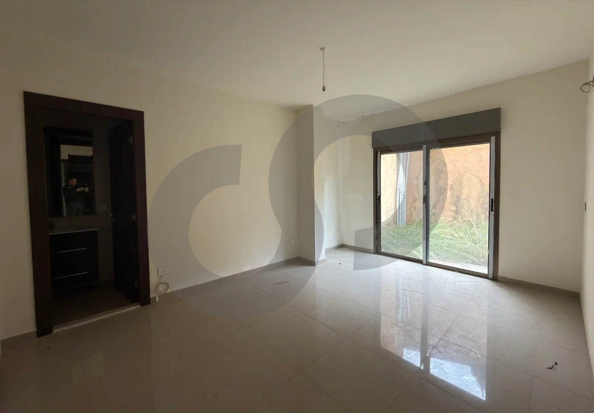 Terrace, covered parking, heating system, Ballouneh — الصورة 2
