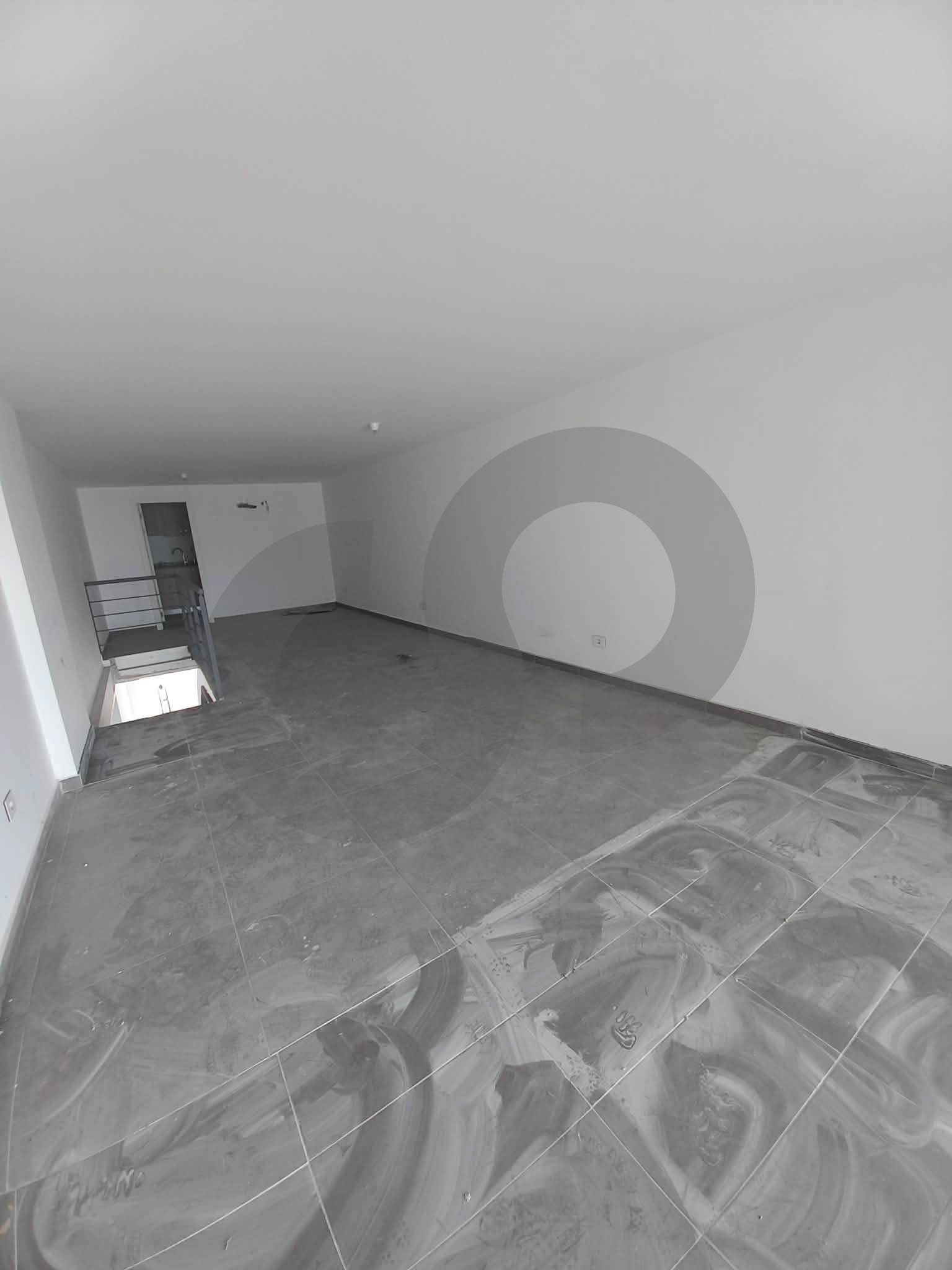 Duplex shop, well-known commercial center,jbeil — الصورة 2