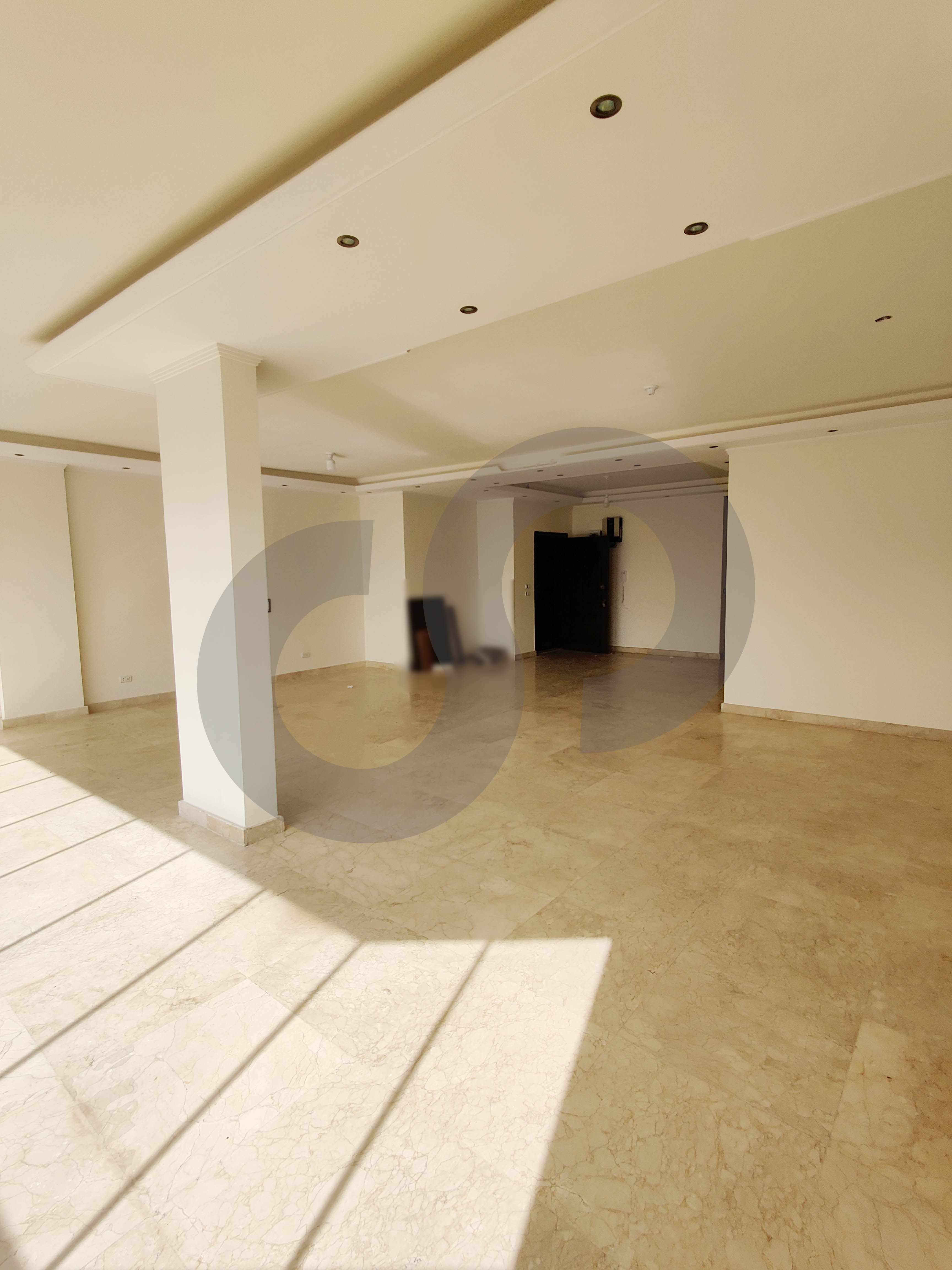 Calm location ,Under market price ,khaldeh — الصورة 2