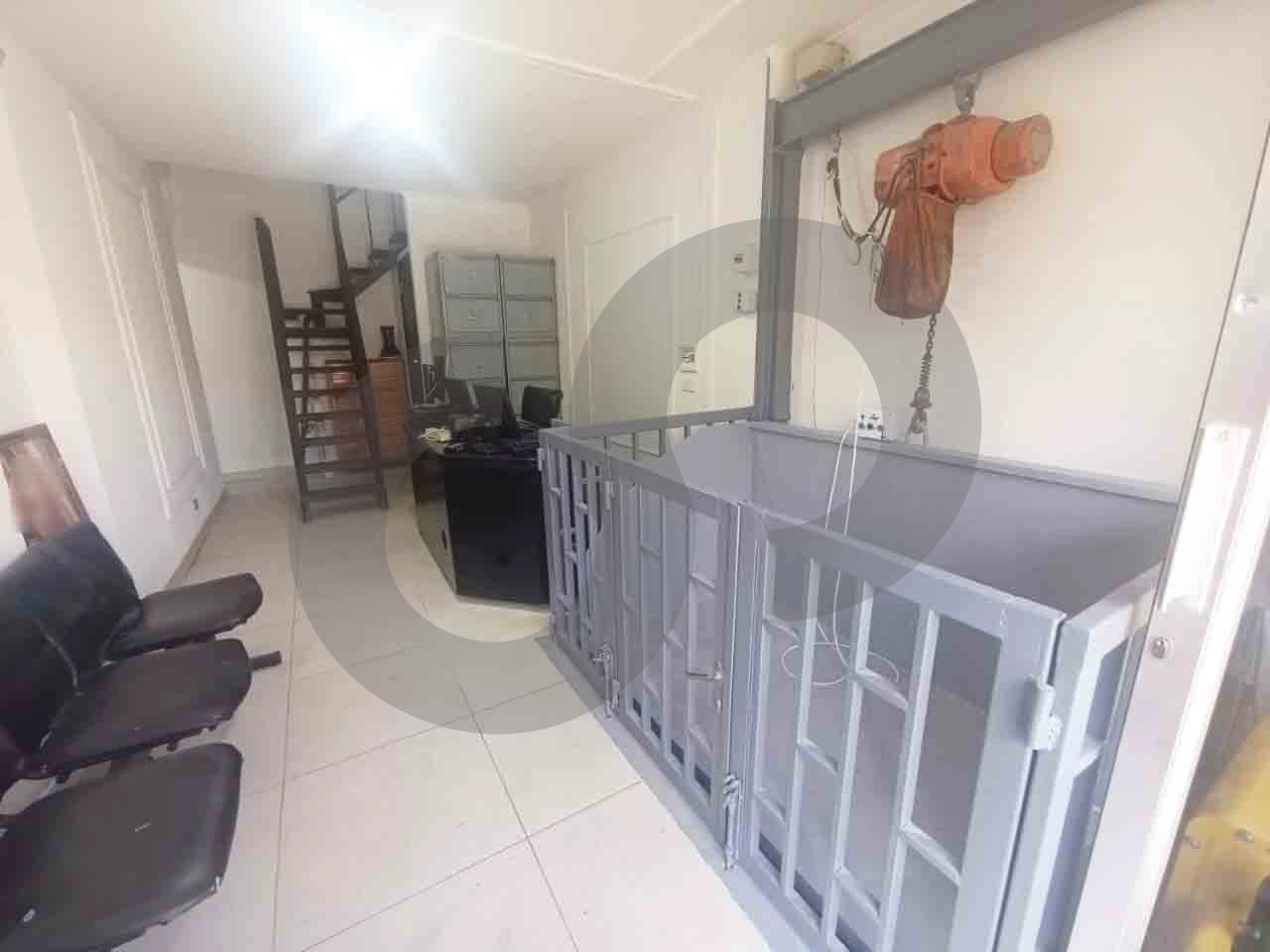 Triplex Shop, storage,elevator,Furn El Chebbak — الصورة 2