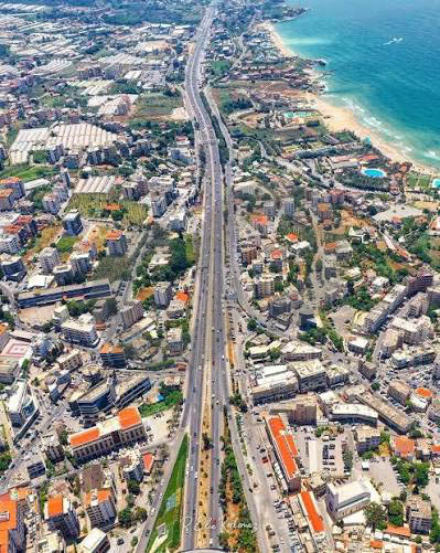 on the main highway, undermarket price, Bouar — الصورة 2