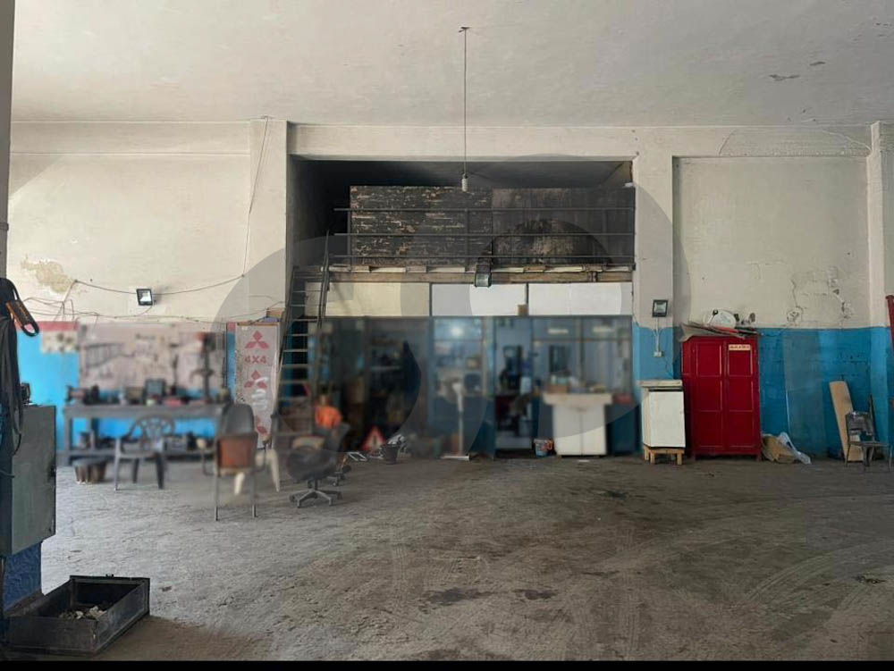 Strategic Location ,Warehouses for sale in Mkalles — الصورة 2