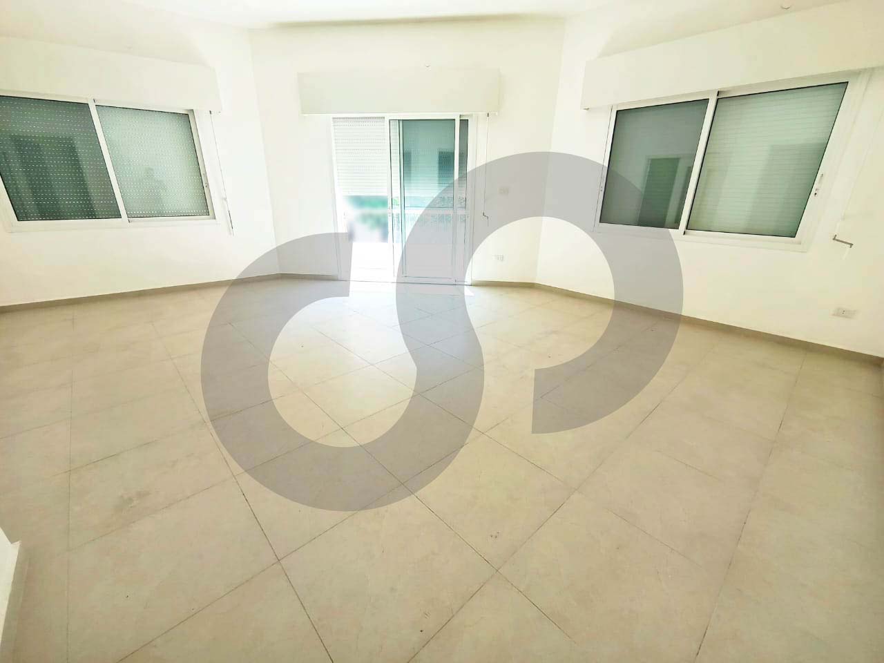 Newly Renovated, 4 balconies, Ain El Remmaneh — الصورة 2