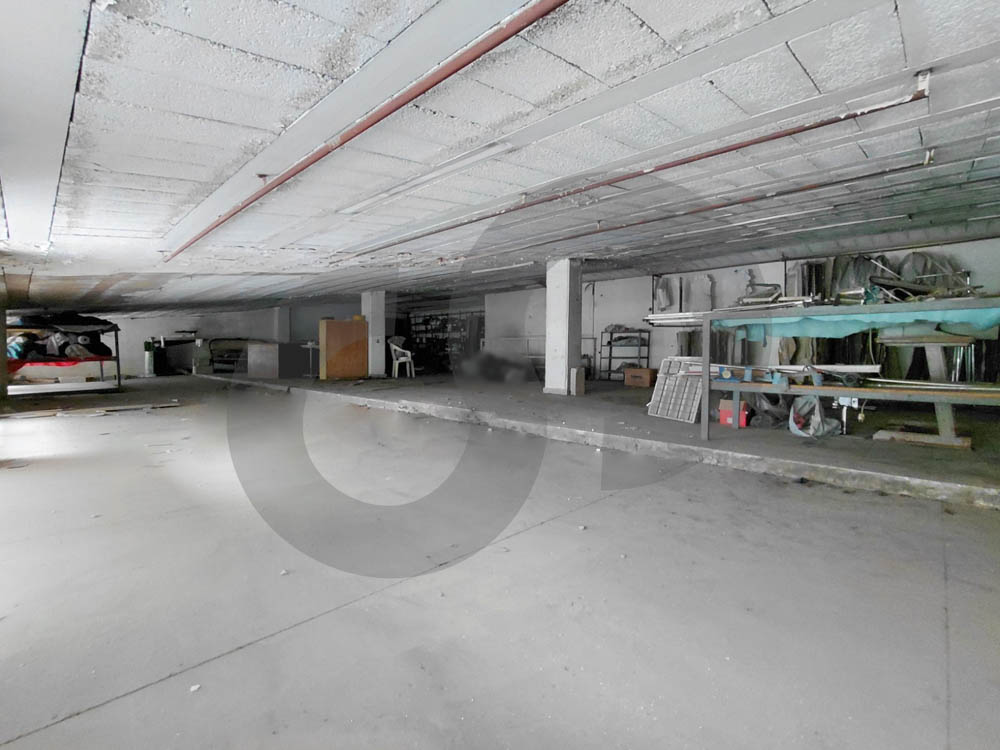Multi-Purpose Space , Naher El Mot — الصورة 2