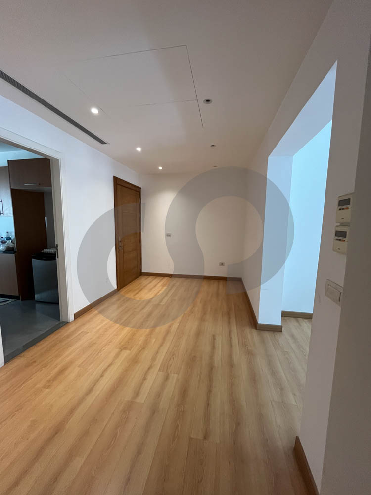Ready Move In Elegant , Beirut-Manara — الصورة 2
