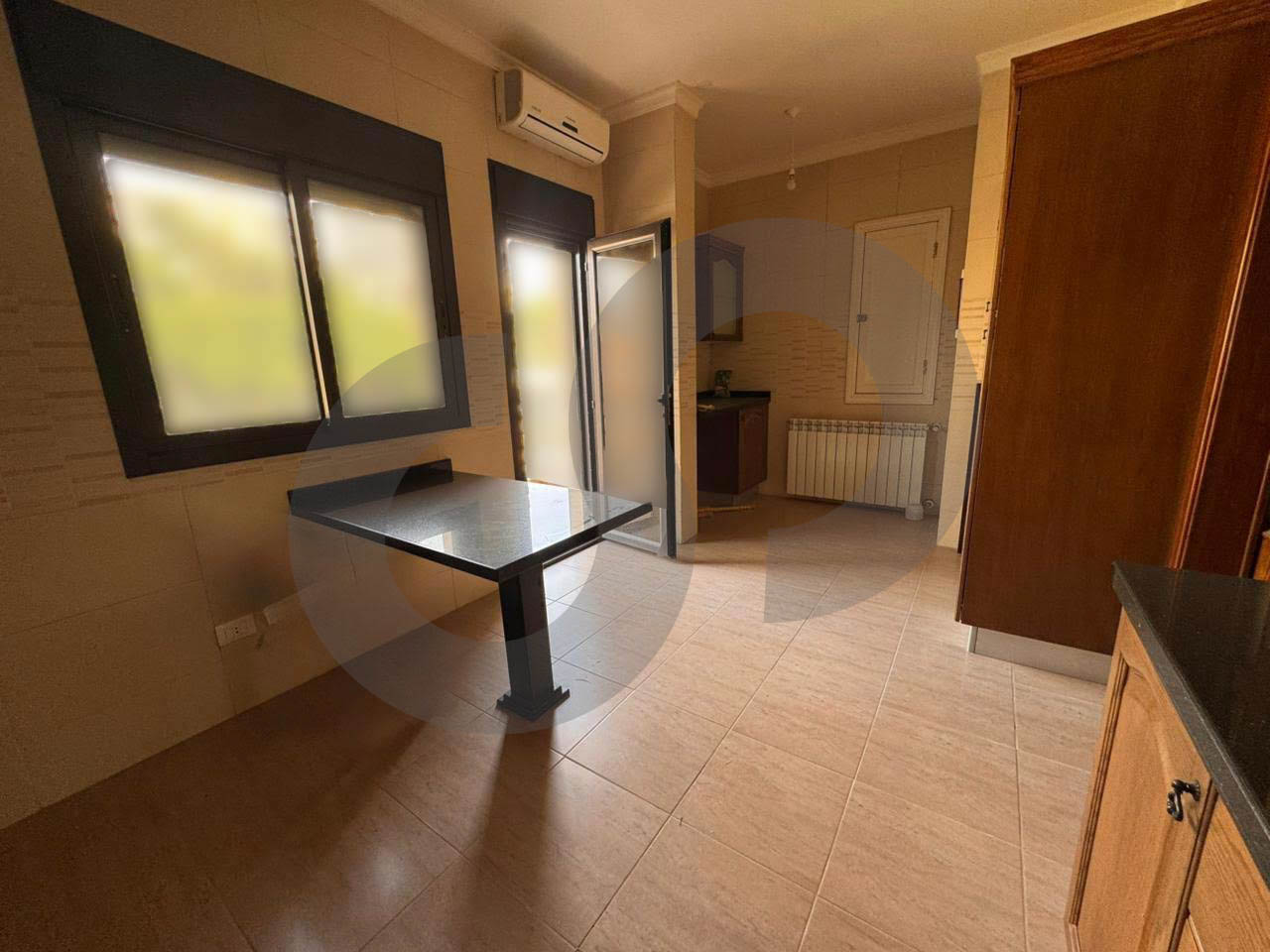 2 covered parking, balcony, great deal, Jbeil — الصورة 2