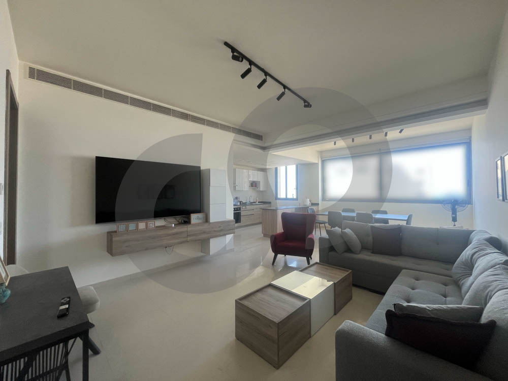 Fully Furnished, Located Brand New , Achrafieh — الصورة 2