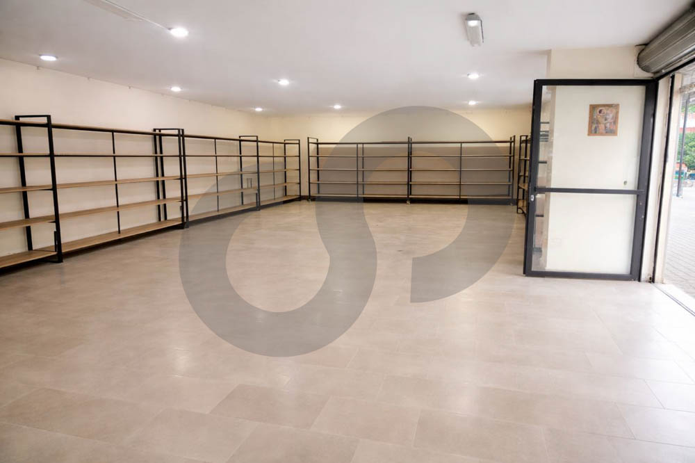 Prime Commercial Shop for Sale, Rent,Mansourieh — الصورة 2