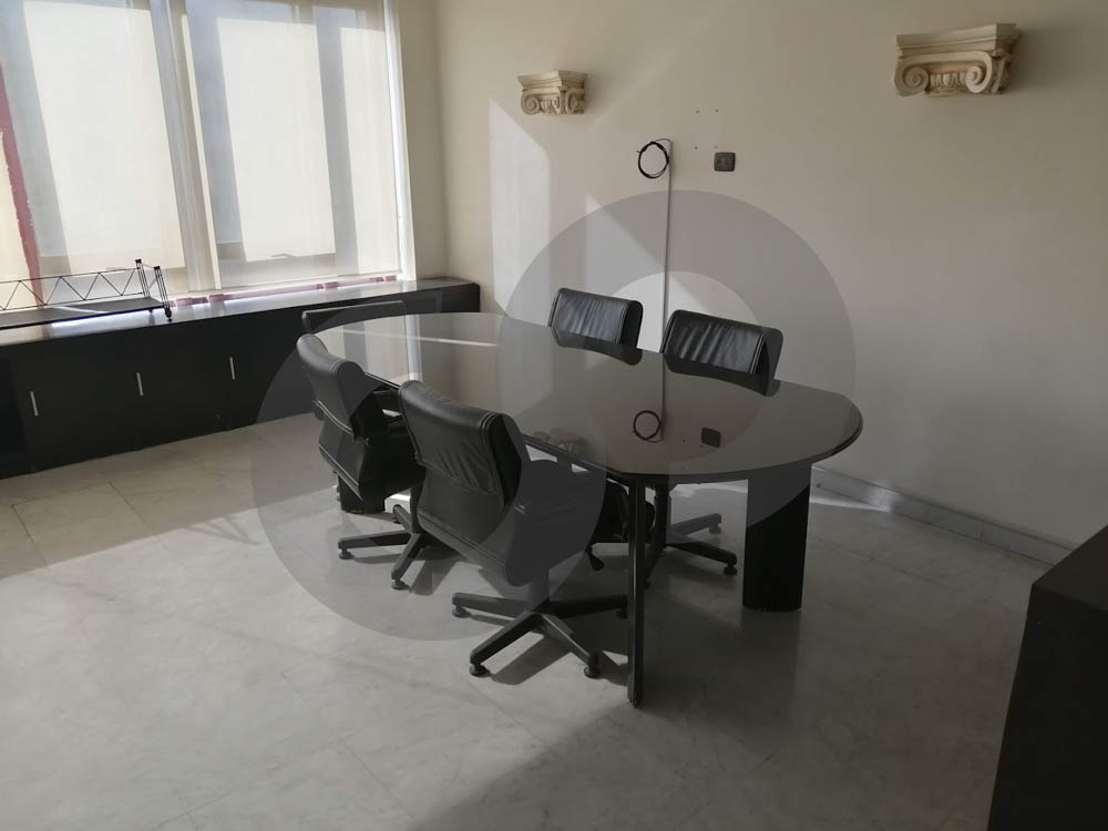 Commercial opportunity in Furn el Chebbak — الصورة 2