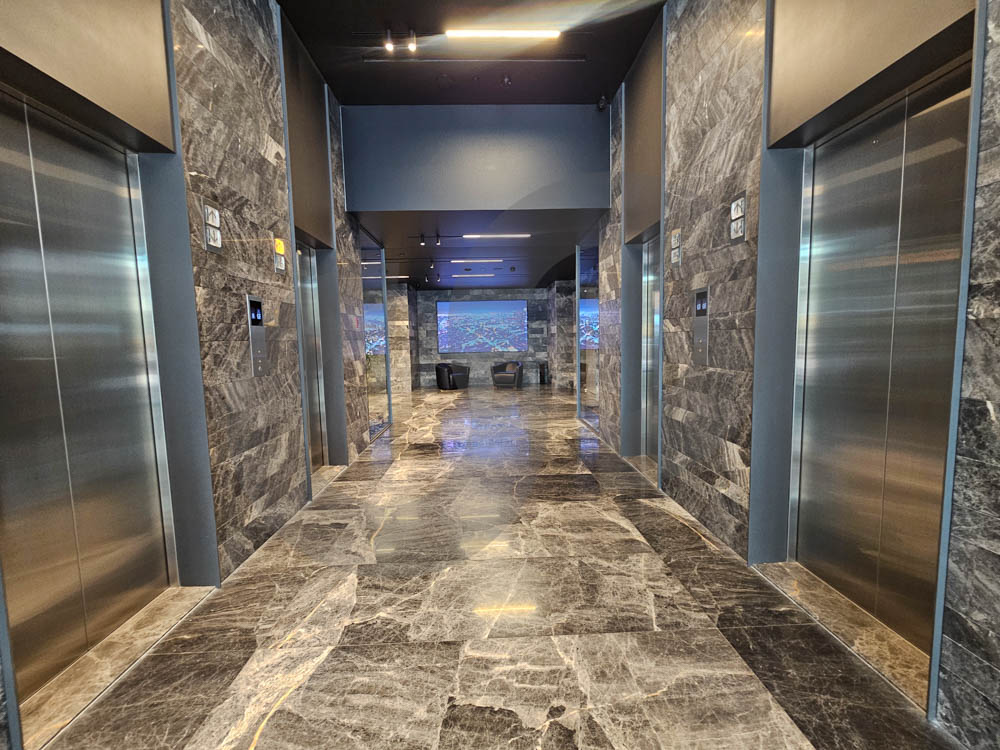 Prime, luxurious location ,Horsh Tabet, Metn — الصورة 2
