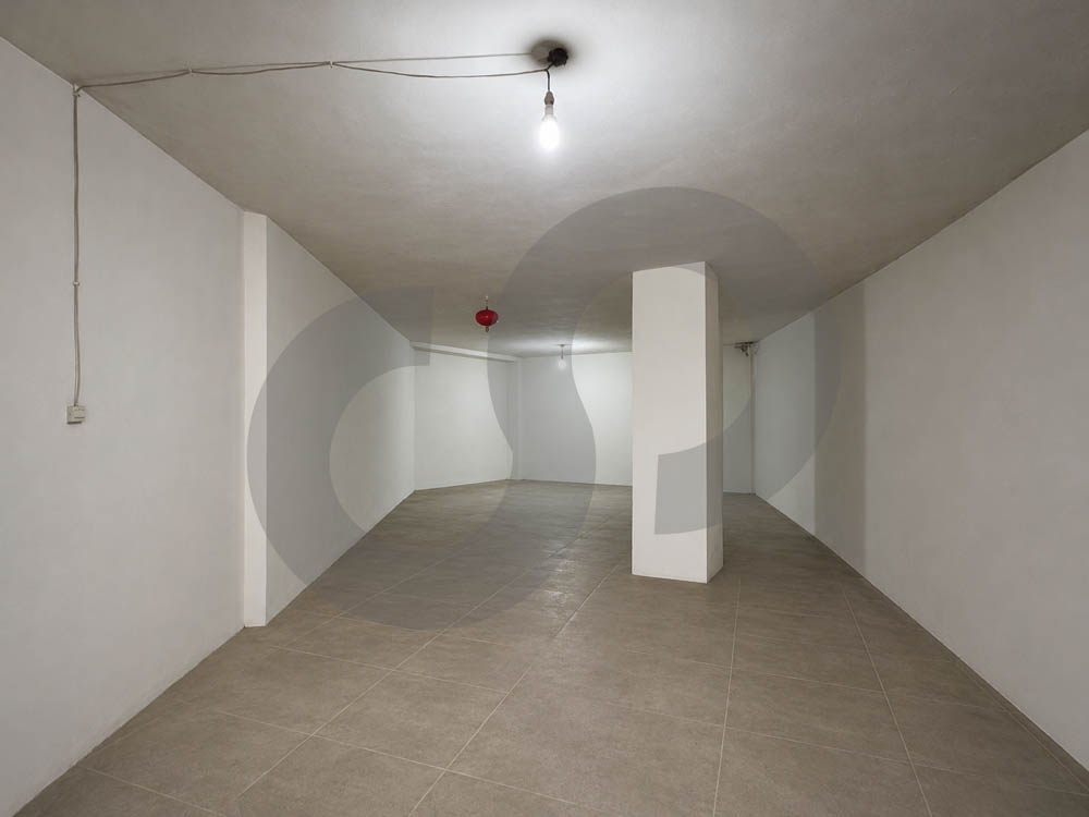 Warehouse,Easy truck access,Aicha Bakkar — photo 2