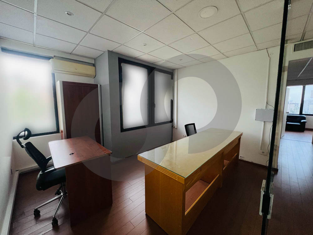 Prime location ,Attractive price,Office, Jounieh -Keserwan — الصورة 2