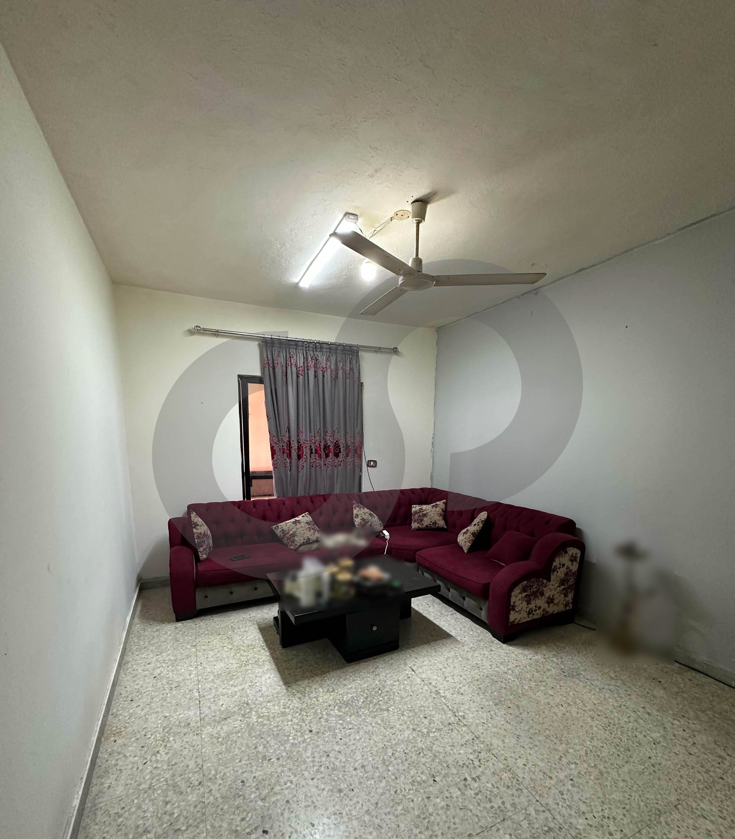 negotiable, Saida, american square — الصورة 2