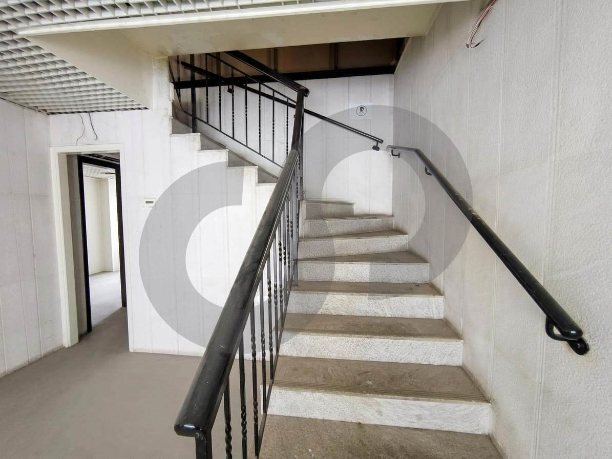 Prime location, on the main road, Badaro, Beirut — الصورة 2
